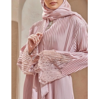 jubah pleated lace