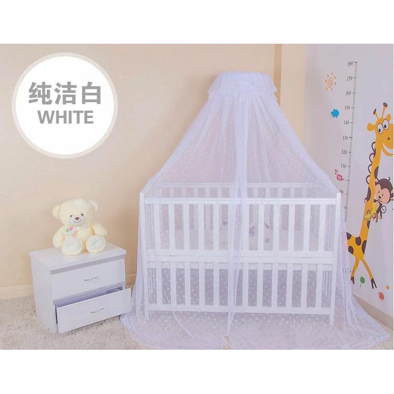 Mosquito net outlet for baby cot