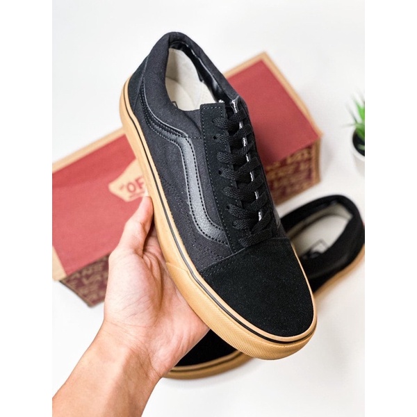 Vans black 2025 gum sole malaysia