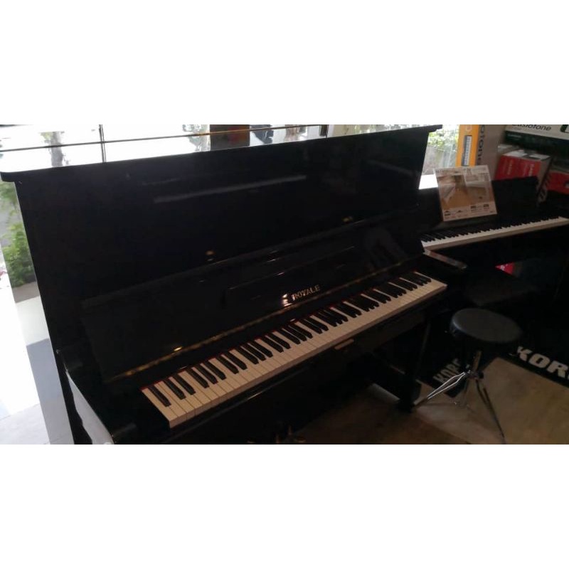 Royale deals piano price