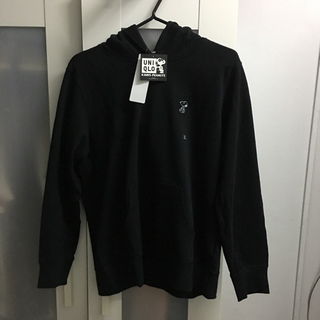 Uniqlo kaws cheap peanuts sweatshirt