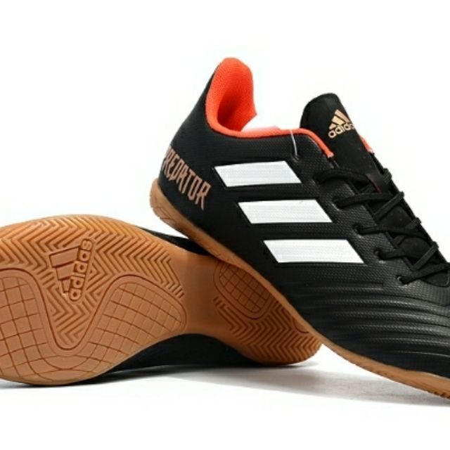 Kasut store futsal predator