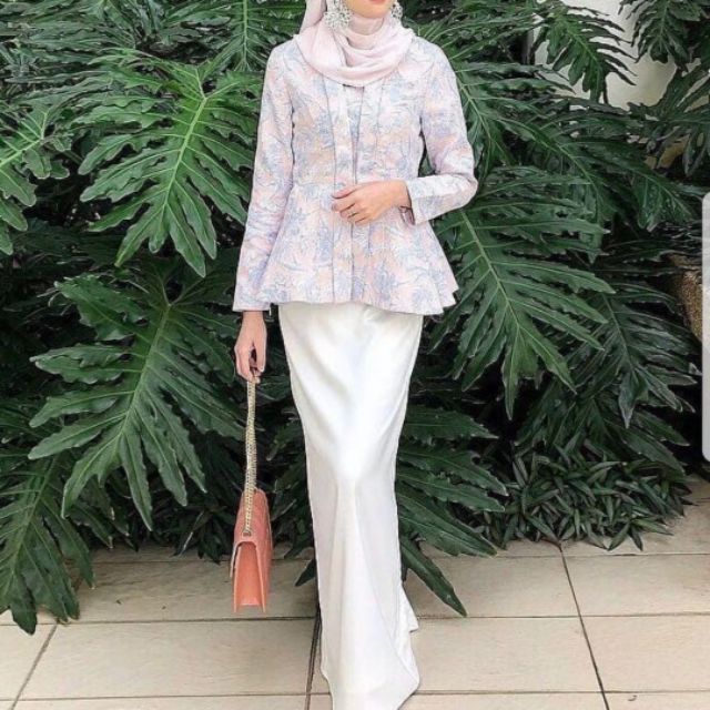 Zalia jacquard hotsell peplum kebaya