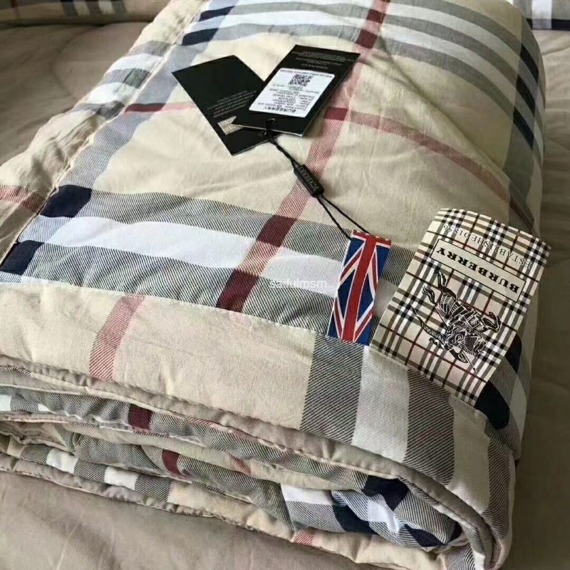 Burberry on sale summer quilt