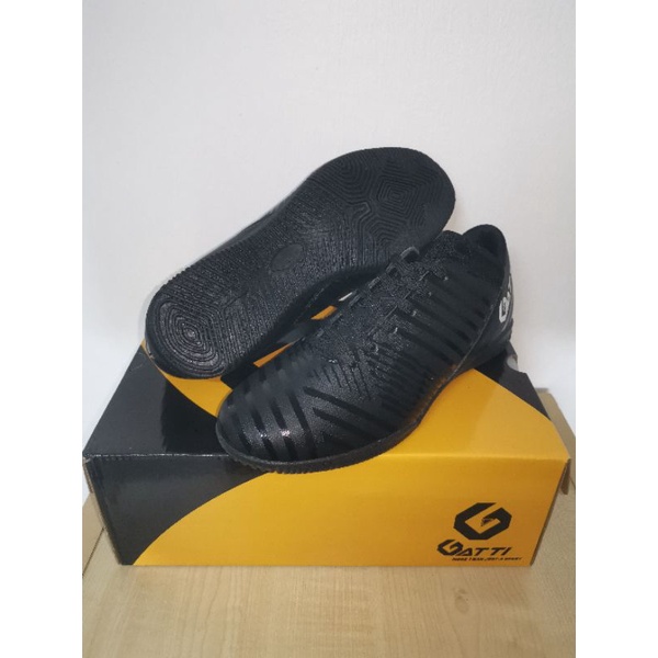 child size 10 football boots