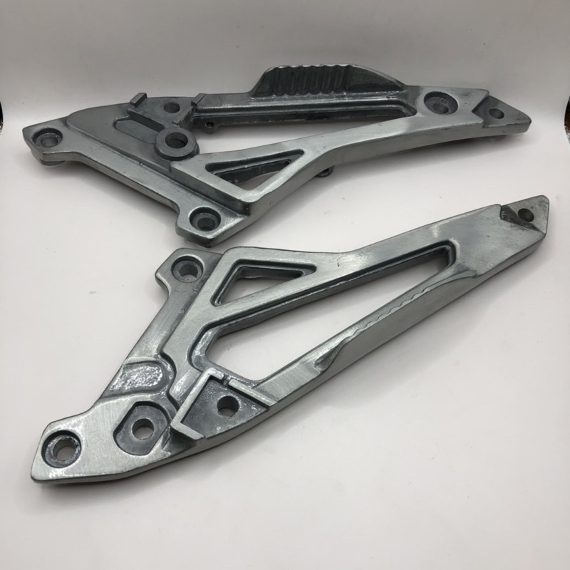 YAMAHA RXZ REAR FOOTREST BRACKET SET LEFT AND RIGHT SYS | Shopee Malaysia