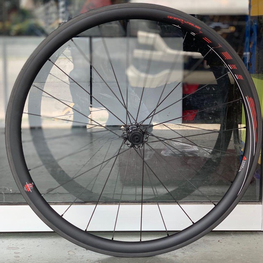 Prolite carbon clearance wheelset