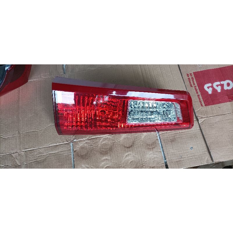 Original toyota kijang innova reborn trunk light right side | Shopee ...