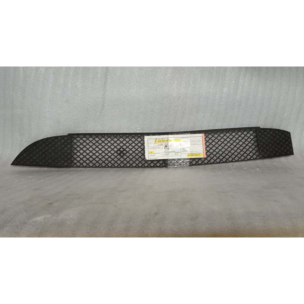 Textured Black Front Bumper Grille Center – Fits 2012-2015 Mercedes C250 With AMG Package