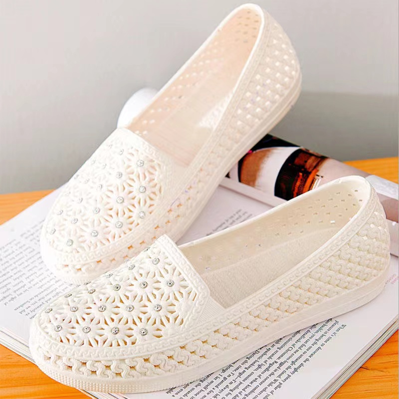 【Ready Stock】New Women Jelly Shoes Comfortable Flat Sandals Summer