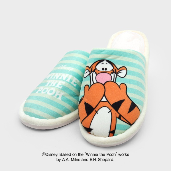 DAISO KOREA X Disney Winnie the Pooh Living room shoes Printed Living
