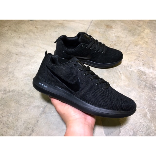 Nike sports 2024 shoes black colour