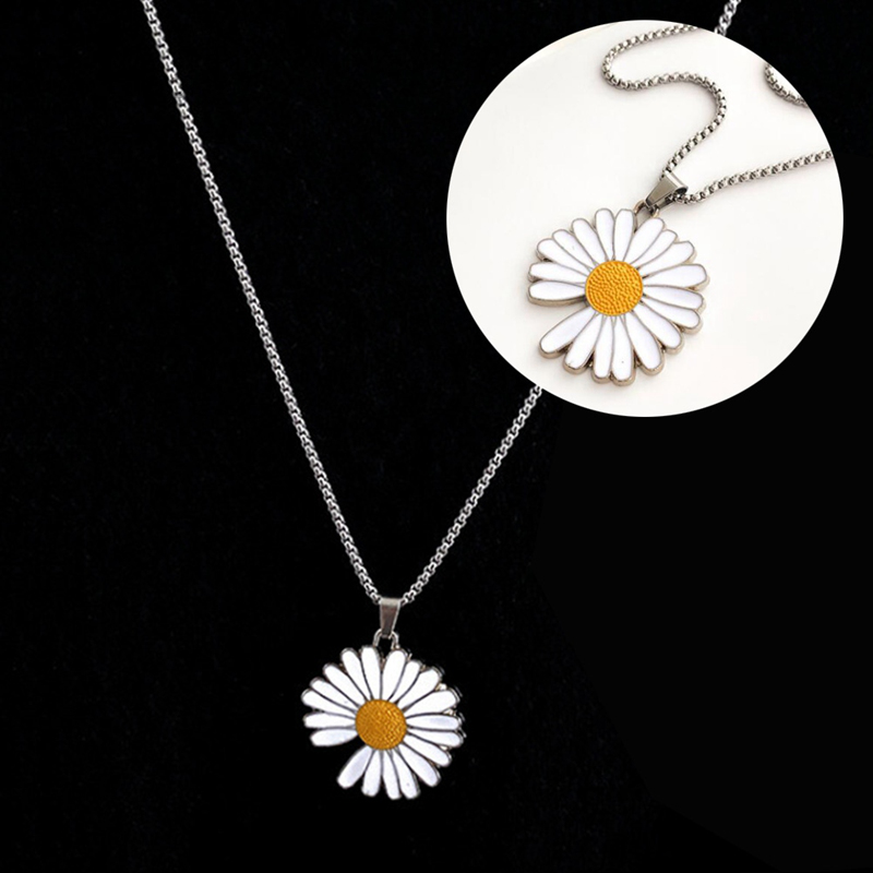 Peaceminusone daisy deals necklace