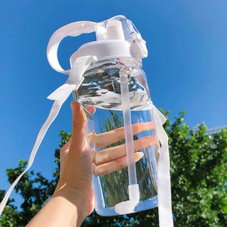 Large Capacity Portable Water Bottle With Straw Bpa Free 大容量便携式吸管水壶