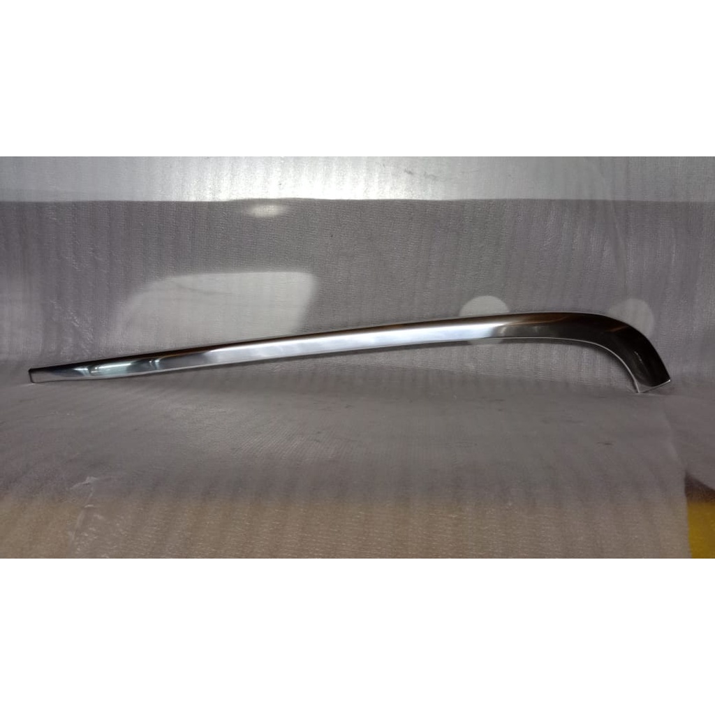MERCEDES-BENZ W210 REAR BUMPER MOULDING (ORIGINAL) RIGHT | Shopee Malaysia