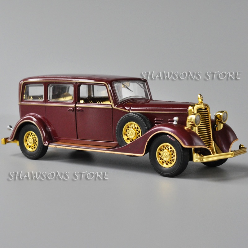 Modellino Auto Diecast 1:32 Cadillac Deluxe Tudor Berlina 8C Rossa - Giocattolo Vintage Per Bambini 3+