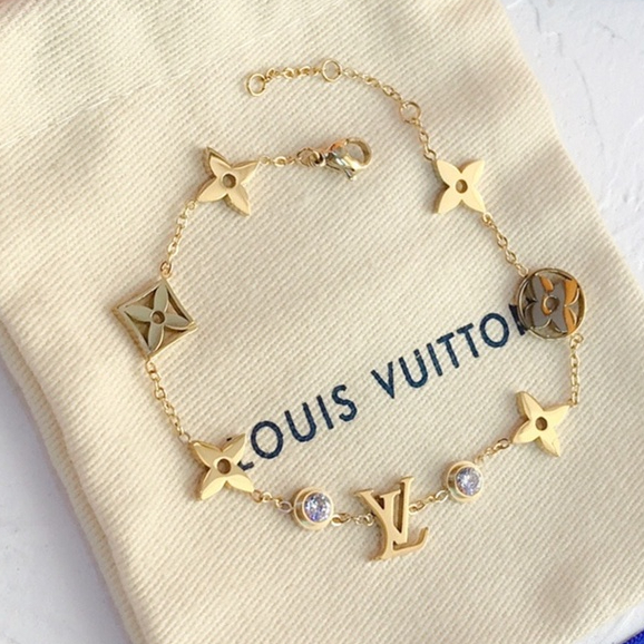 Louis Vuitton Classic Gentle Letter Four-Leaf Square Flower With ...
