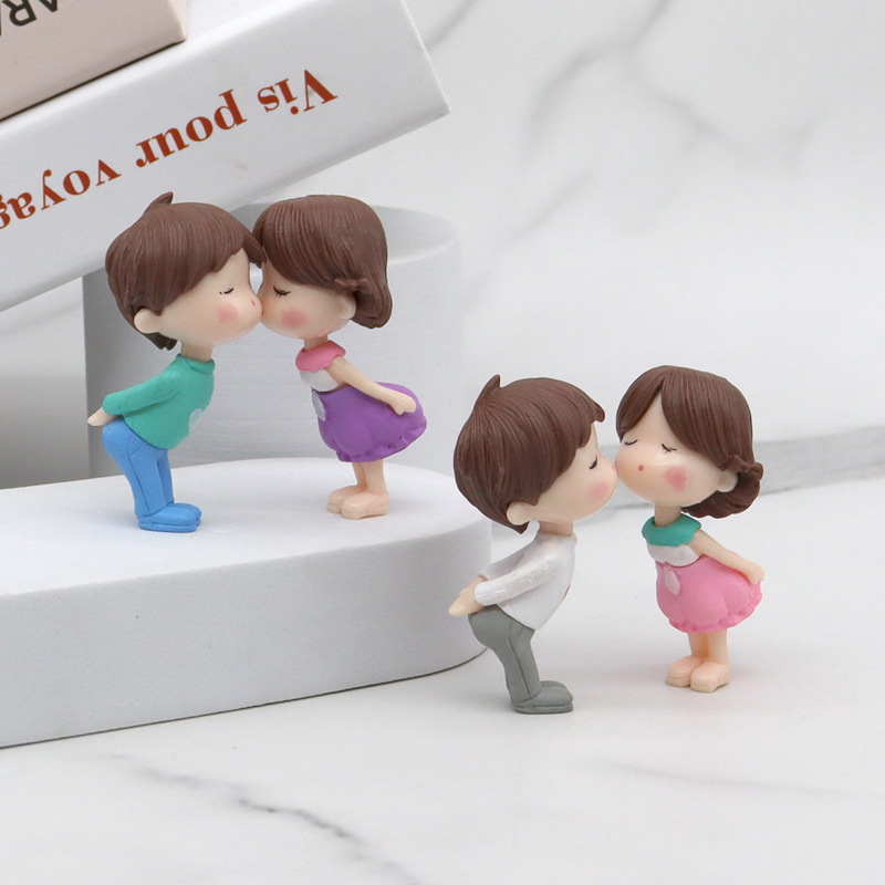 2Pcs/Set Kiss Couple Shape Resin Ornaments Boy Girl Lover Figurine ...