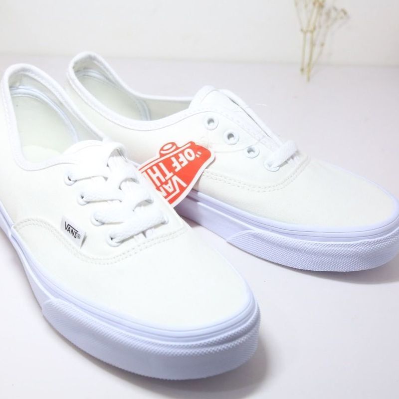 Small vans hot sale shoes