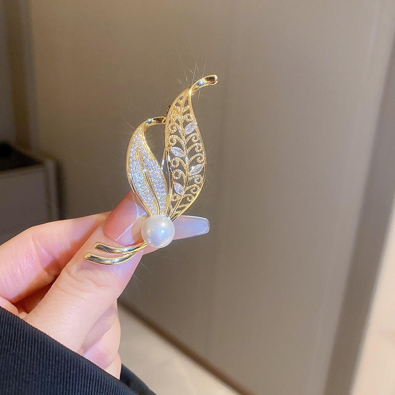 Shoulder pins jewelry deals