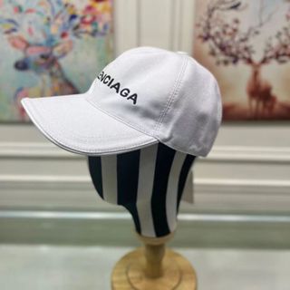 White best sale balenciaga hat