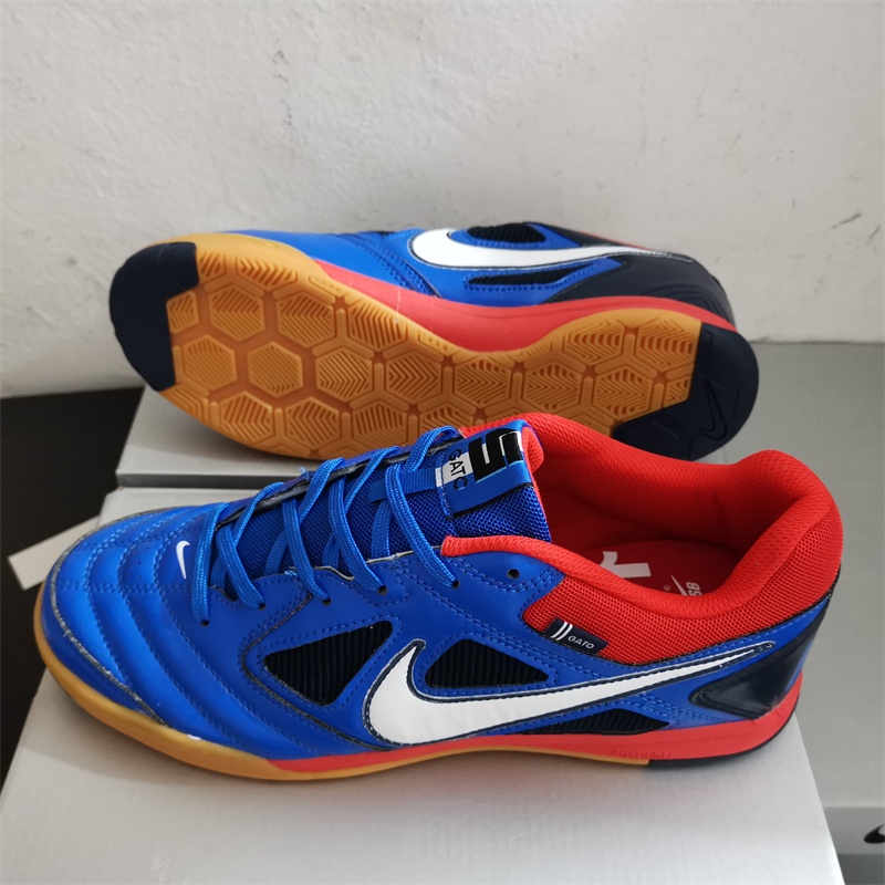 NEW Nike Futsal Kasut Bola Sepak New Supreme x Nike SB Gato Limited edition indoor football shoes Men s leather shoes Shopee Malaysia