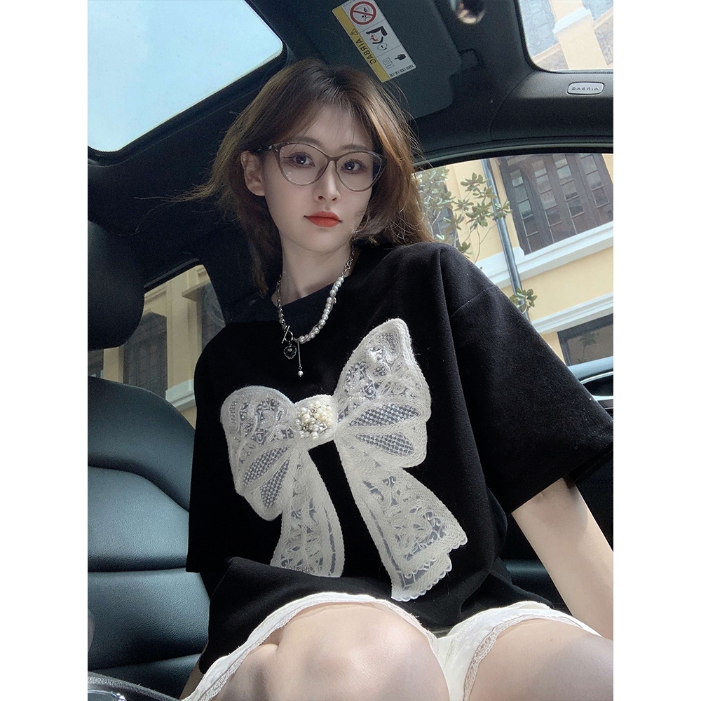 Slim fit long sleeve shirt with gradient bow.