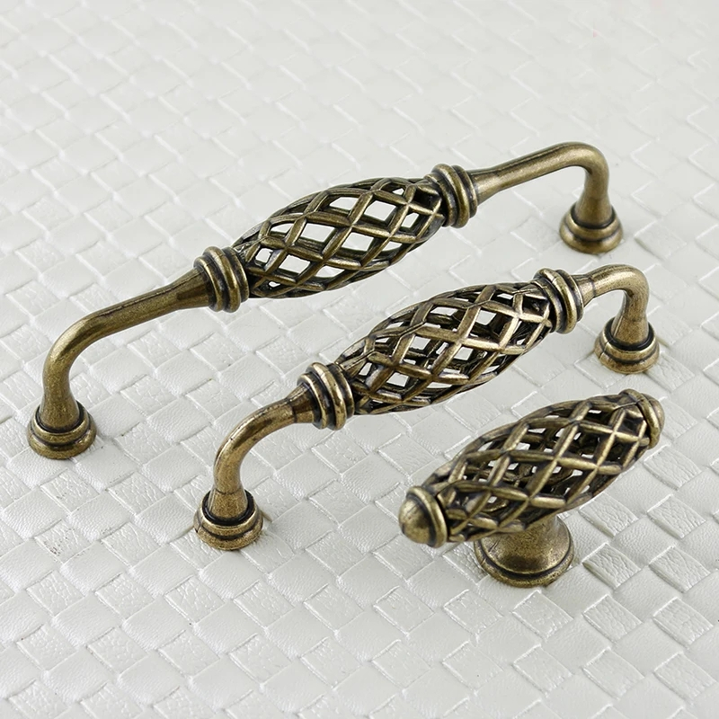 DIY Décor Hub - Antique Brass Cabinet Pulls, 10-Pc Drawer Pull Set w