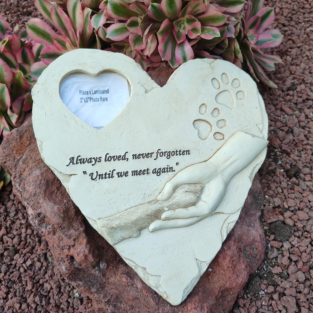 Vencede Pet Memorial Stone With Wind Chime - Heart Shaped Grave Marker For Dogs Or Cats, 7.5x8 Inch, Polyresin, For Garden Or Porch