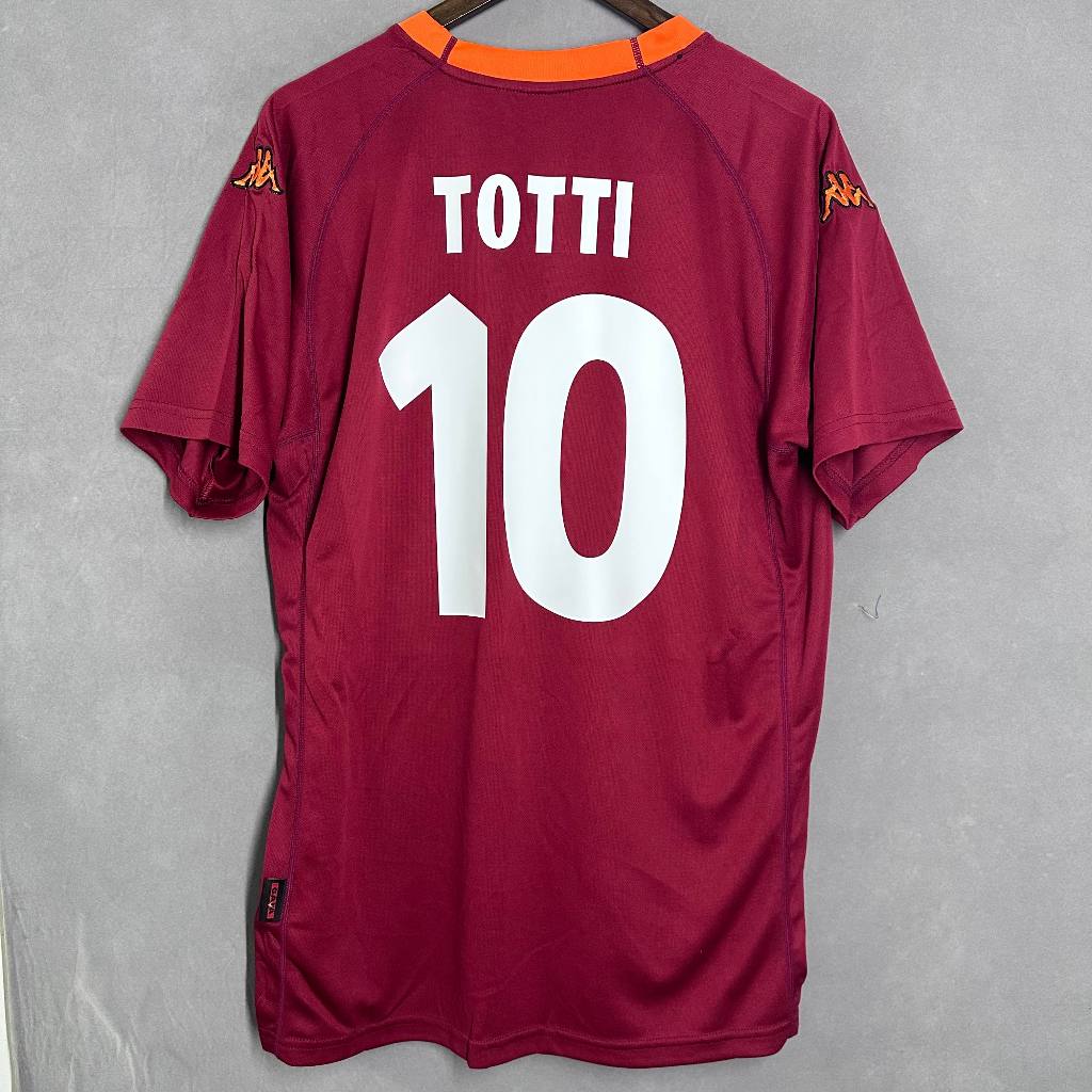 AS Roma Away Long Sleeves 2001-2002 Serie A No 10: Francesco Totti Throughout the years, it has become universally accepted that Roma has donned some of the finest kits in the game