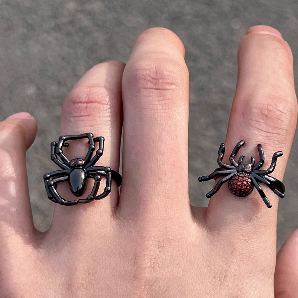Spider ring, fashionable new style, retro trend, hip hop for men and