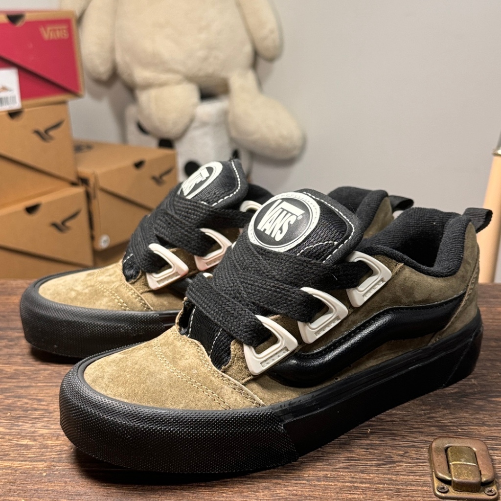 Knu Skool DR - Modern Reinterpretation of 90s Classic with Bold Design ...
