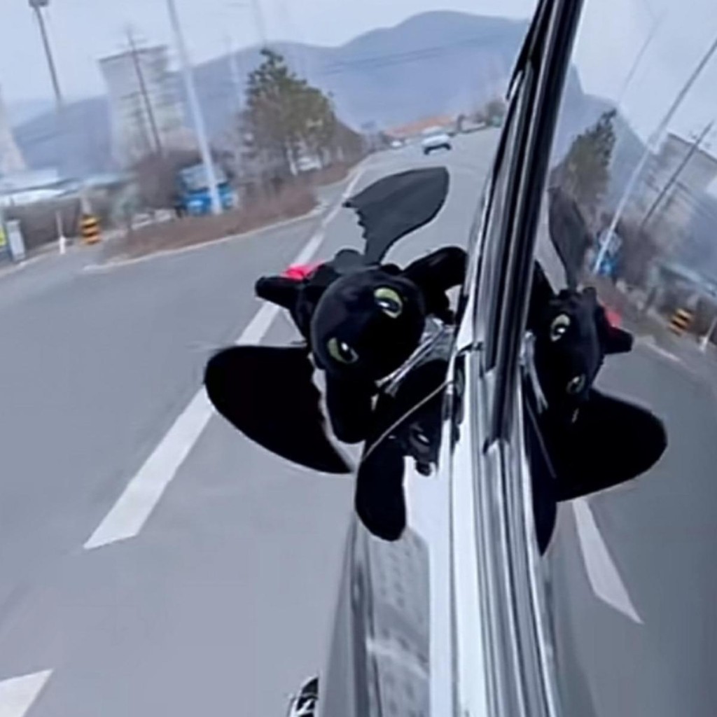 Toothless decoration little flying dragon doll motorcycle motorcycle ...