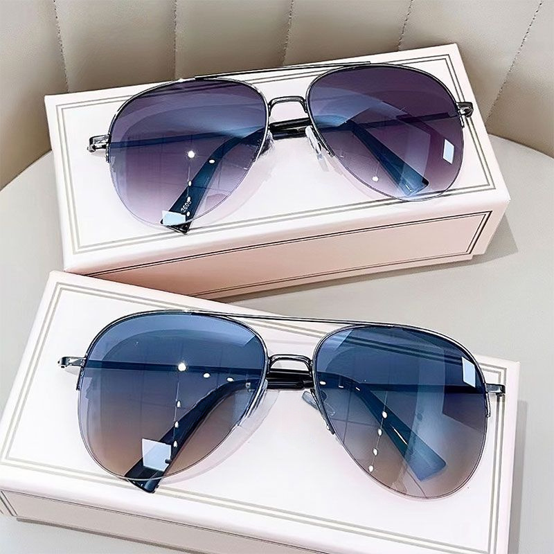 Fashion Gradient Sunglasses Men s Large Frame Aviator Sunglasses Men and Women Casual Fashion Accessories Photography Props Shopee Malaysia