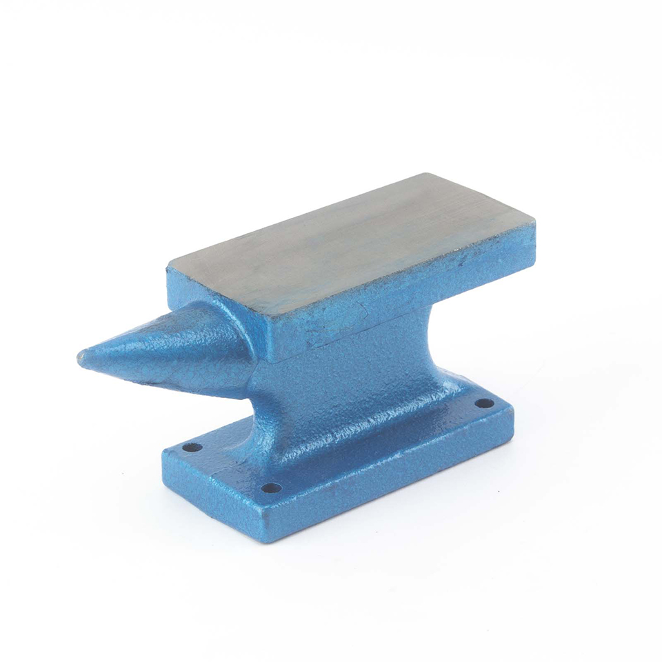 Blacksmith Anvil, Single Piece Iron with Square Holes, Ideal for ...