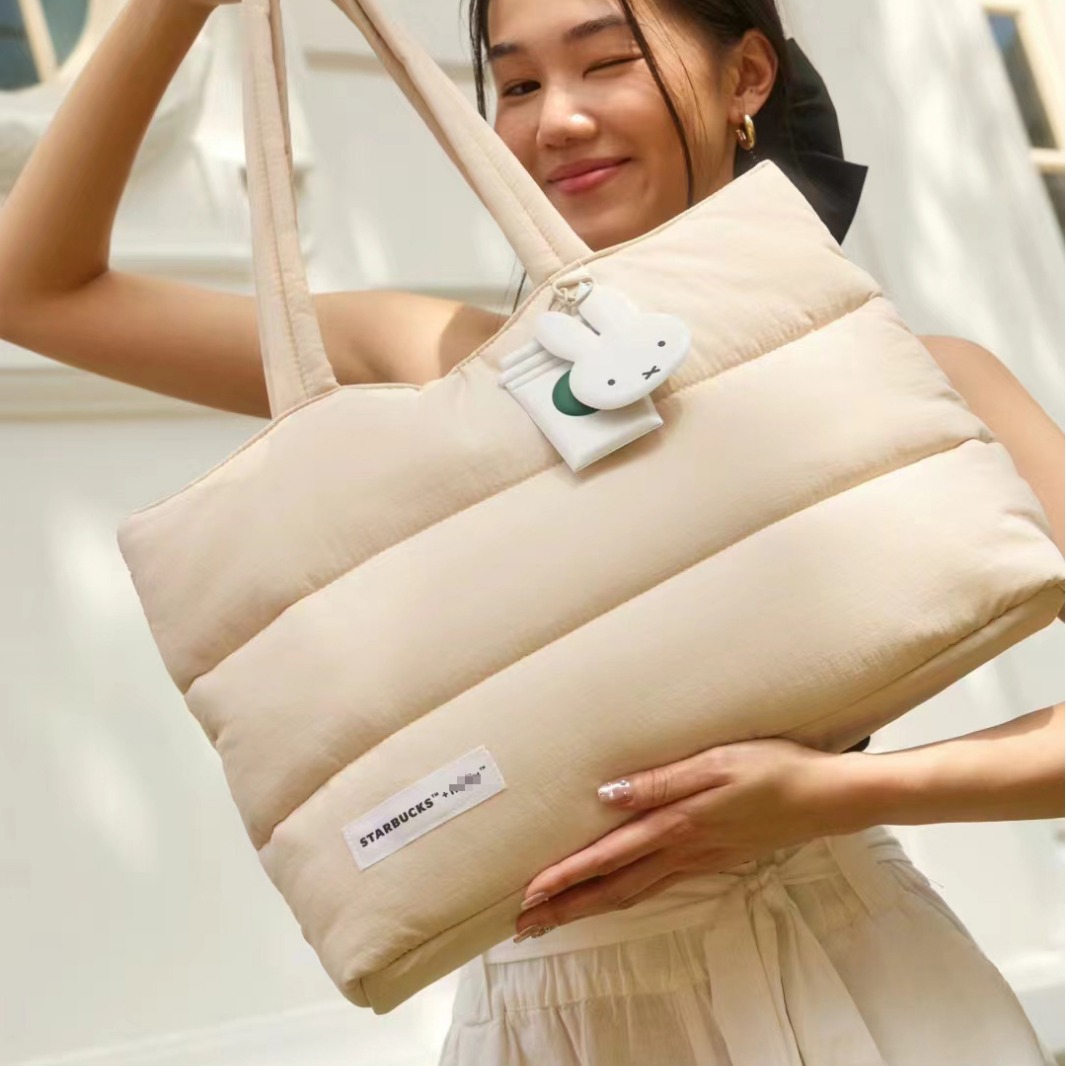 海外✴︎STARBUCKS × miffy グリーン トートバッグ Amazon.co.jp: シンガポール スターバックス ミッフィー トート