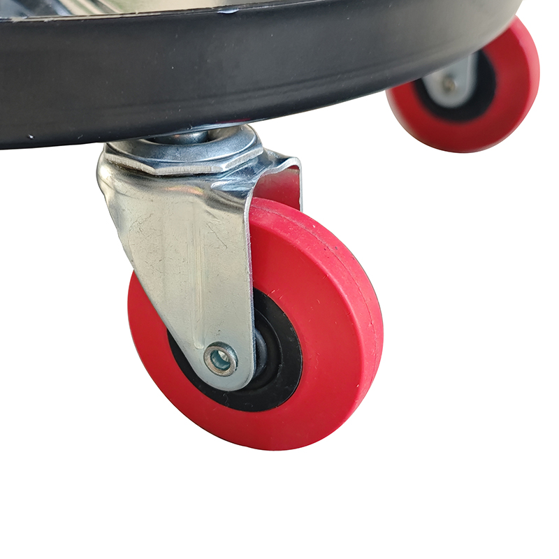 Various styles of practical auto repair stools and tool carts Mechanic ...