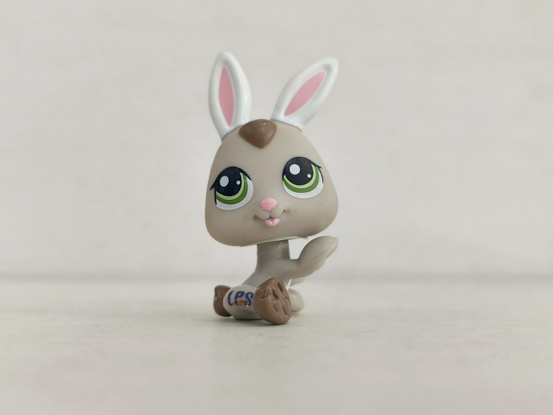 LPS Figure Grey Bunny Green Eyes #7084 Littlest Pet Shop toy | Shopee ...