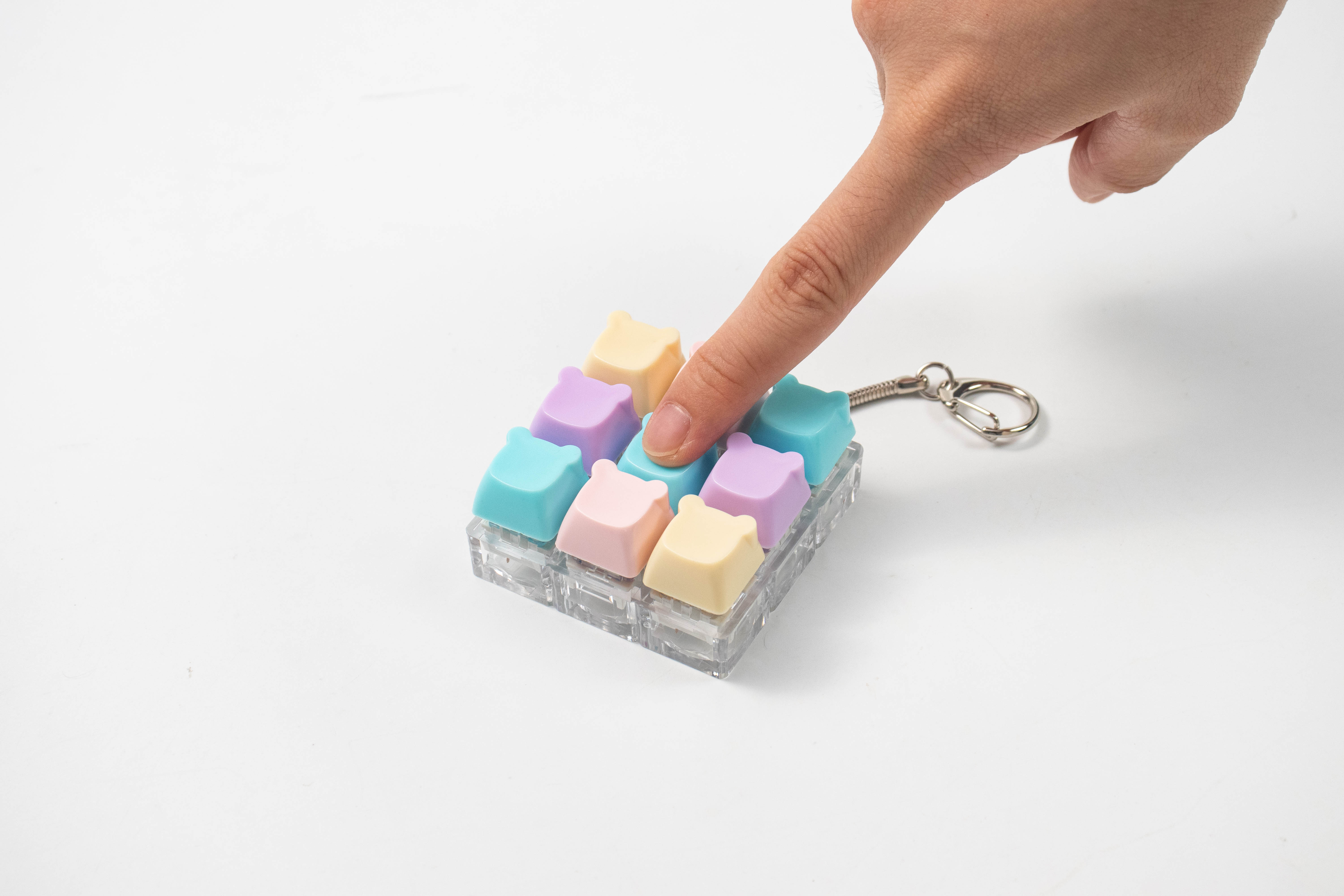 9-Keys Cartoon Sharp Keyboard Fidget Toy Finger Keychain Mechanical ...