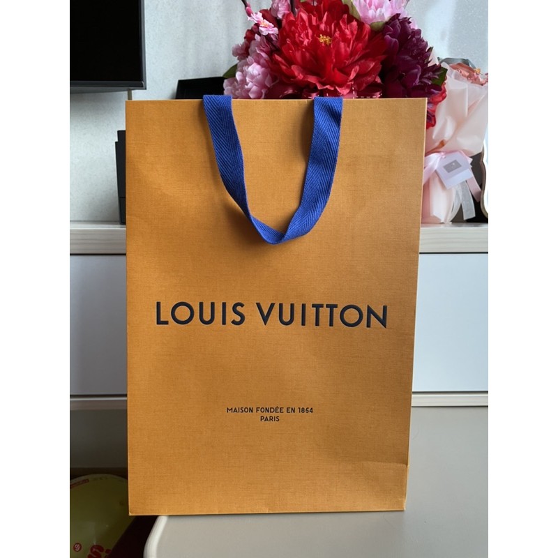 Louis Vuitton paper bag medium, Luxury, Accessories on Carousell