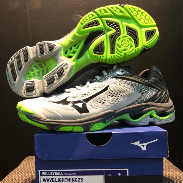 Green mizuno volleyball clearance shoes