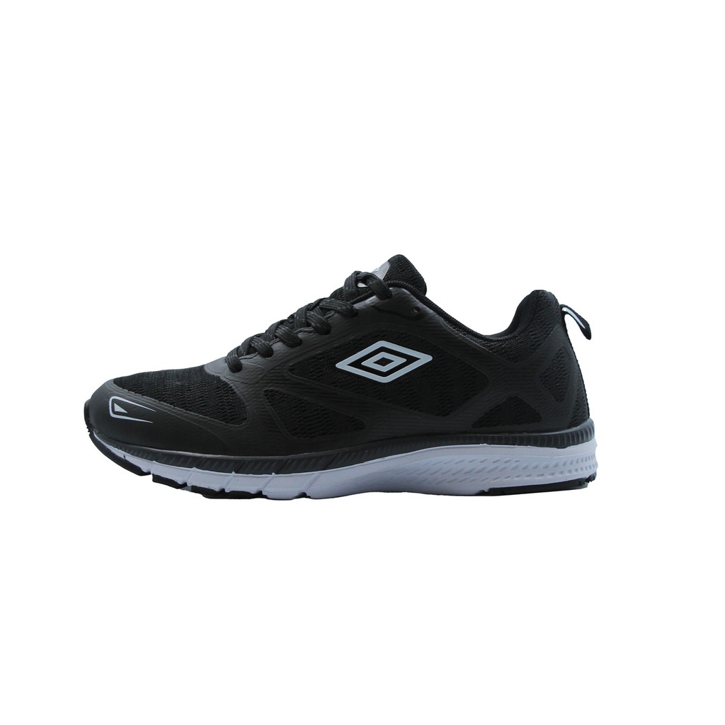 Umbro deals sport shoes