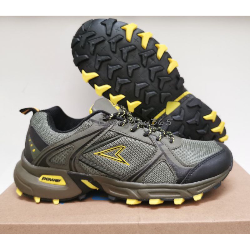 Bata trekking hot sale shoes price