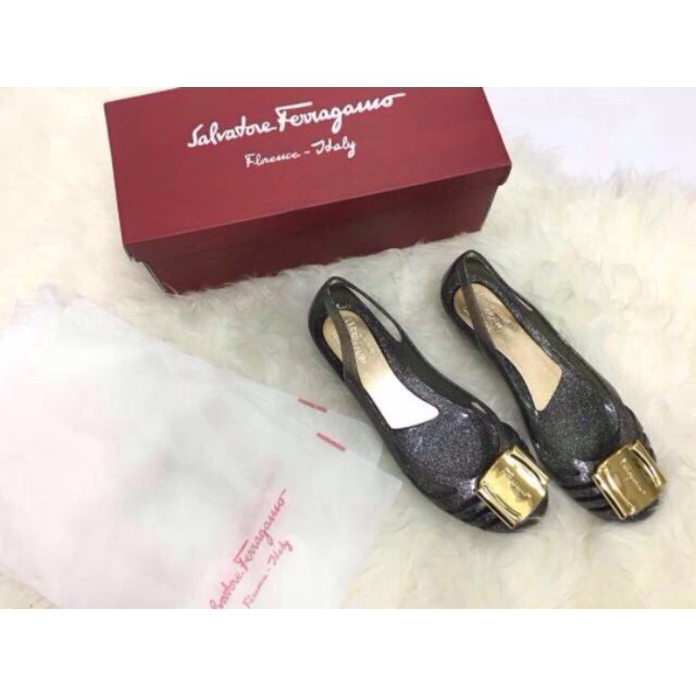 Ferragamo Gold Bow Jelly Sandals 7