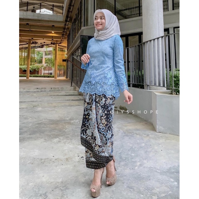 Baby blue kebaya hotsell