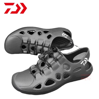 Daiwa Summer Fishing Sandals Men Casual Breathable Beach Hole Shoes  Lightweight EVA Plastic Sandals Outdoor Sports Fishing Shoes