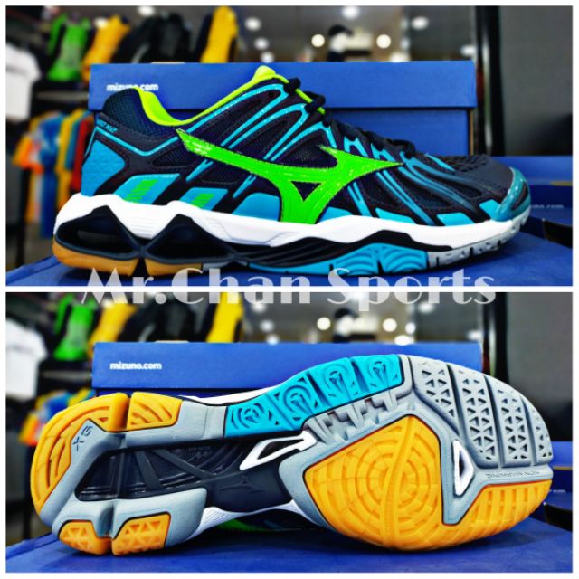 Mizuno wave outlet tornado