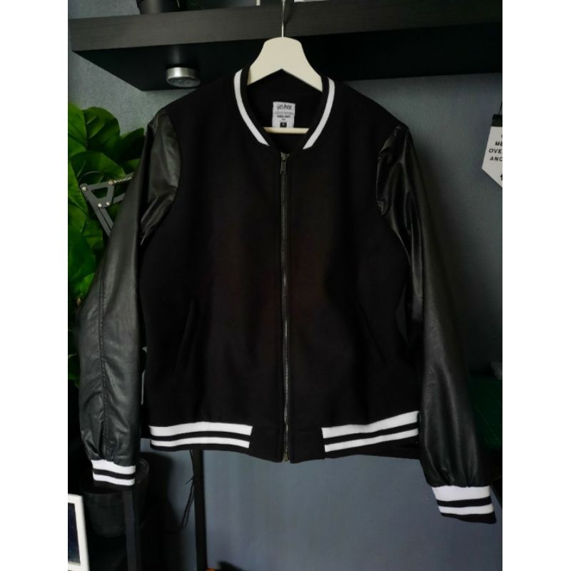 Hogwarts hot sale bomber jacket