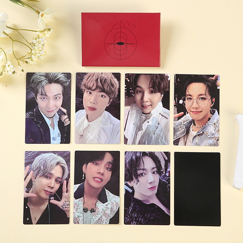 Jungkook deals MOTS ON:E photocard