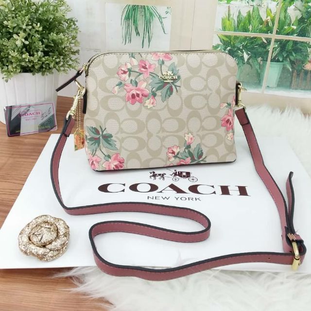 Coach sling hot sale bag 2019